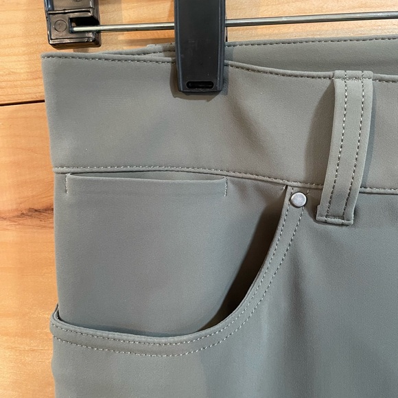 Lululemon City Sleek Slim-Fit 5 Pocket High-Rise Pant in Size 30 Grey Sage - Picture 10 of 15